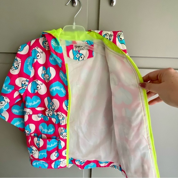 Cute Girls Size XXL Zip Up Jacket With Pockets, Hood, And Cartoon Heart Design - Picture 4 of 7